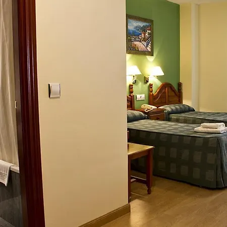 Hotel Clemente Barbastro