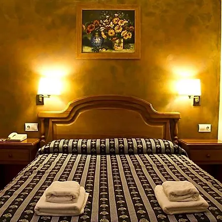 Hotel Clemente Barbastro
