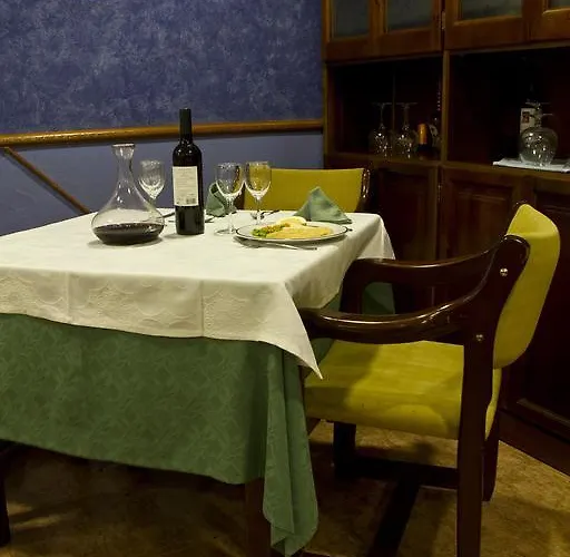 Hotel Clemente Barbastro