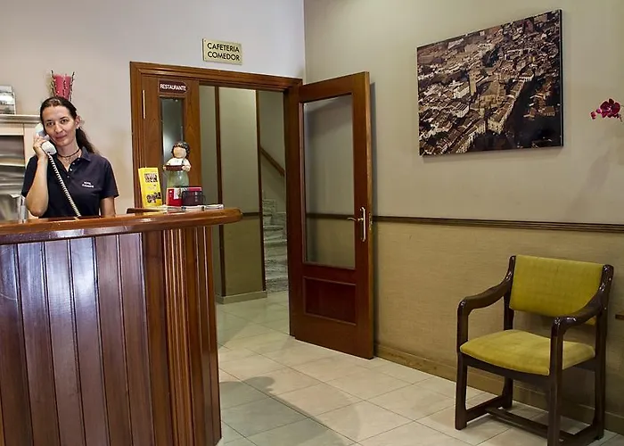 Clemente Hotell Barbastro