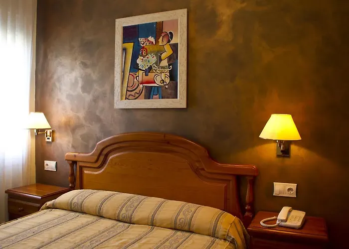 Clemente Hotell Barbastro